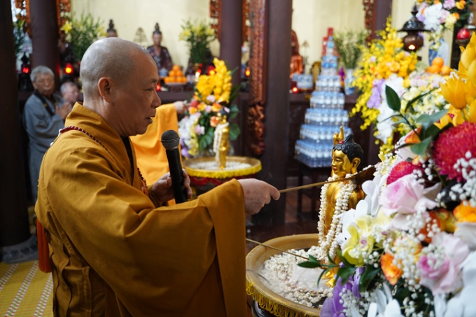 Hà Nội: Chùa Lý Triều Quốc Sư kính mừng Phật đản PL.2566 - DL.2022